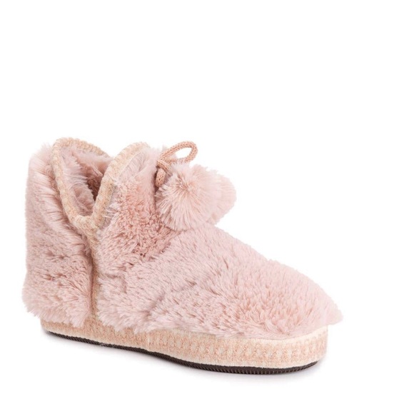 Muk Luks Shoes - Muk Luks Erina Pompom Slippers size Large “9-10”